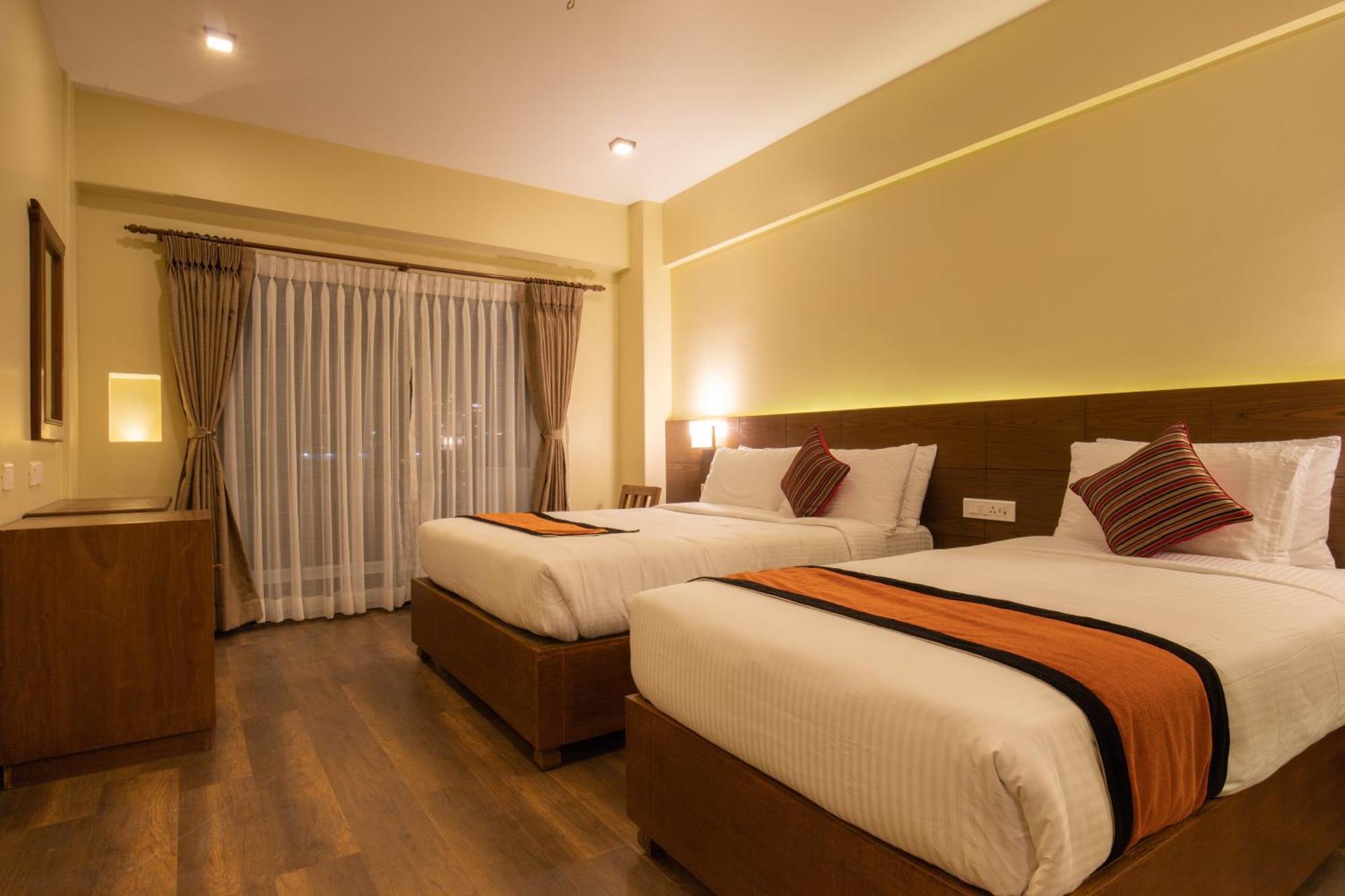 Airport Delhi Aerocity Inn Plaza New Delhi Exterior photo